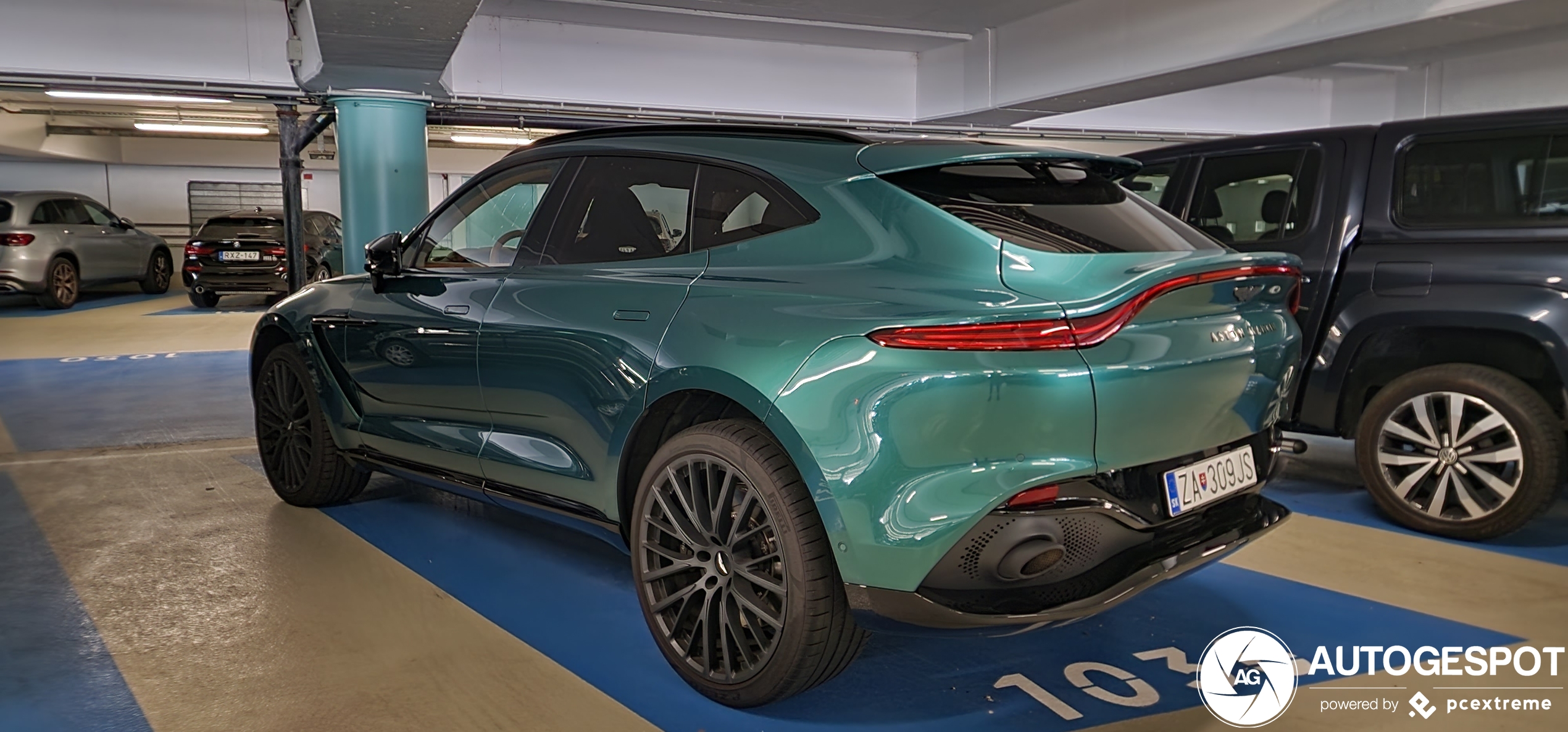 Aston Martin DBX