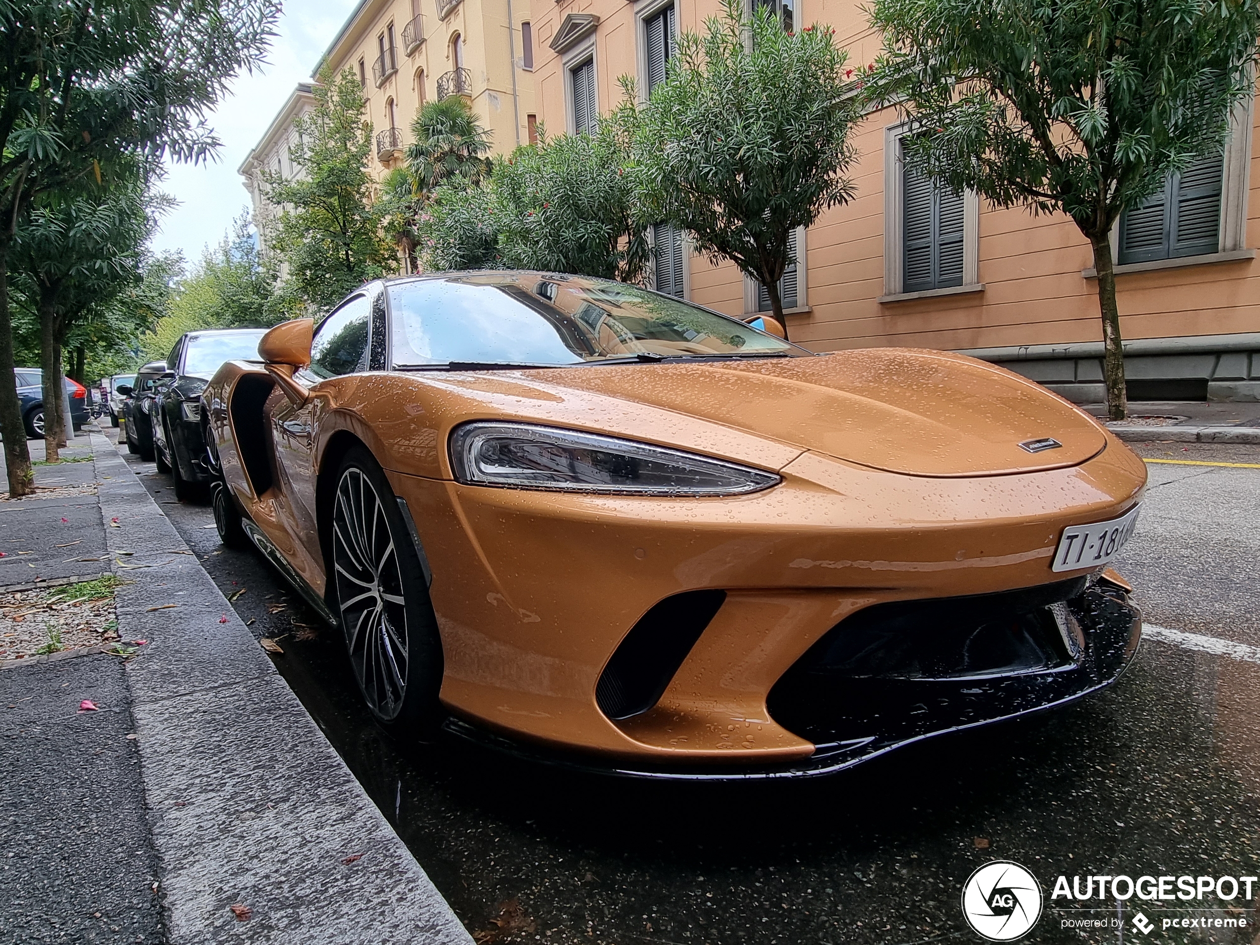 McLaren GT