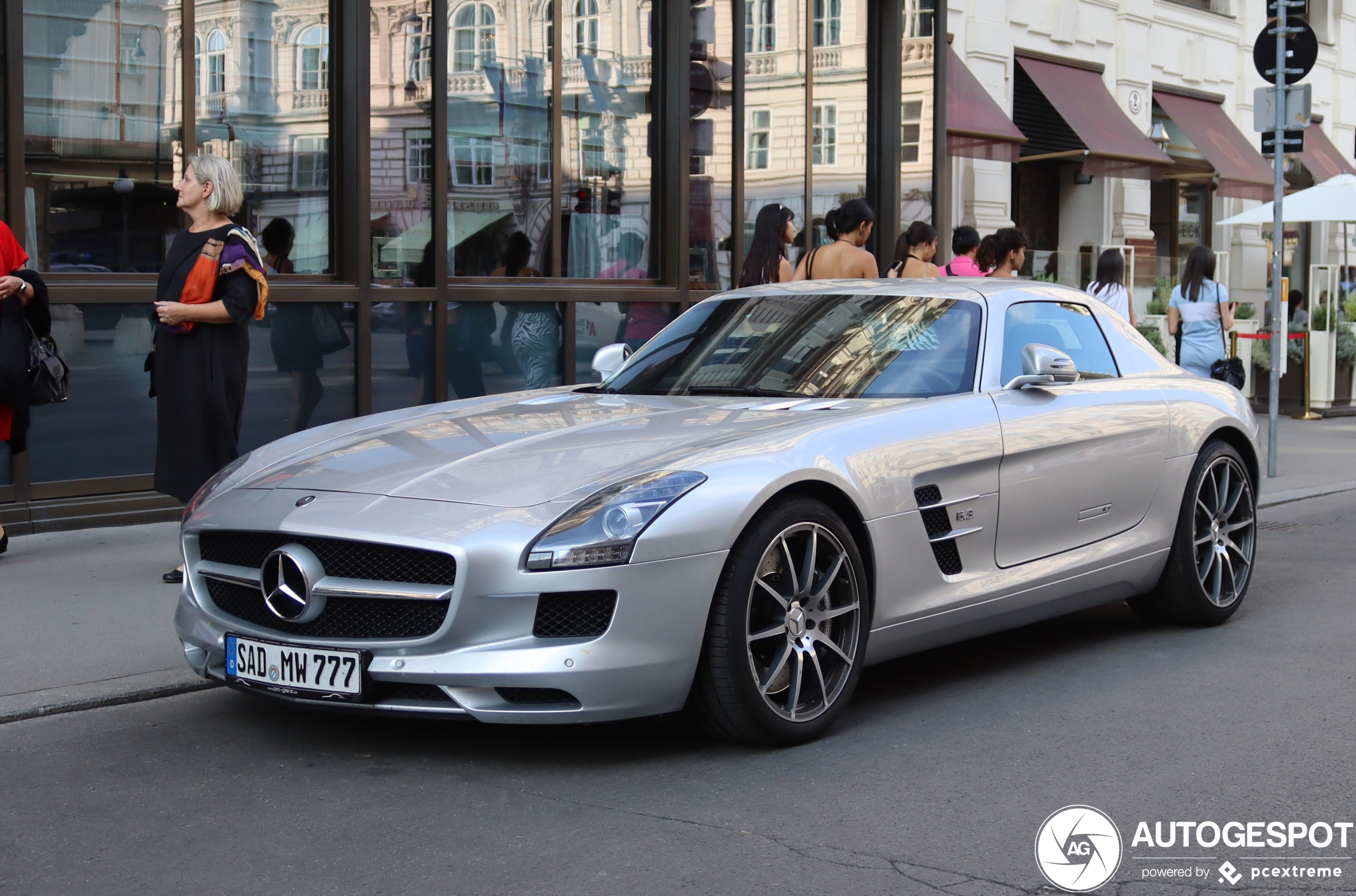 Mercedes-Benz SLS AMG