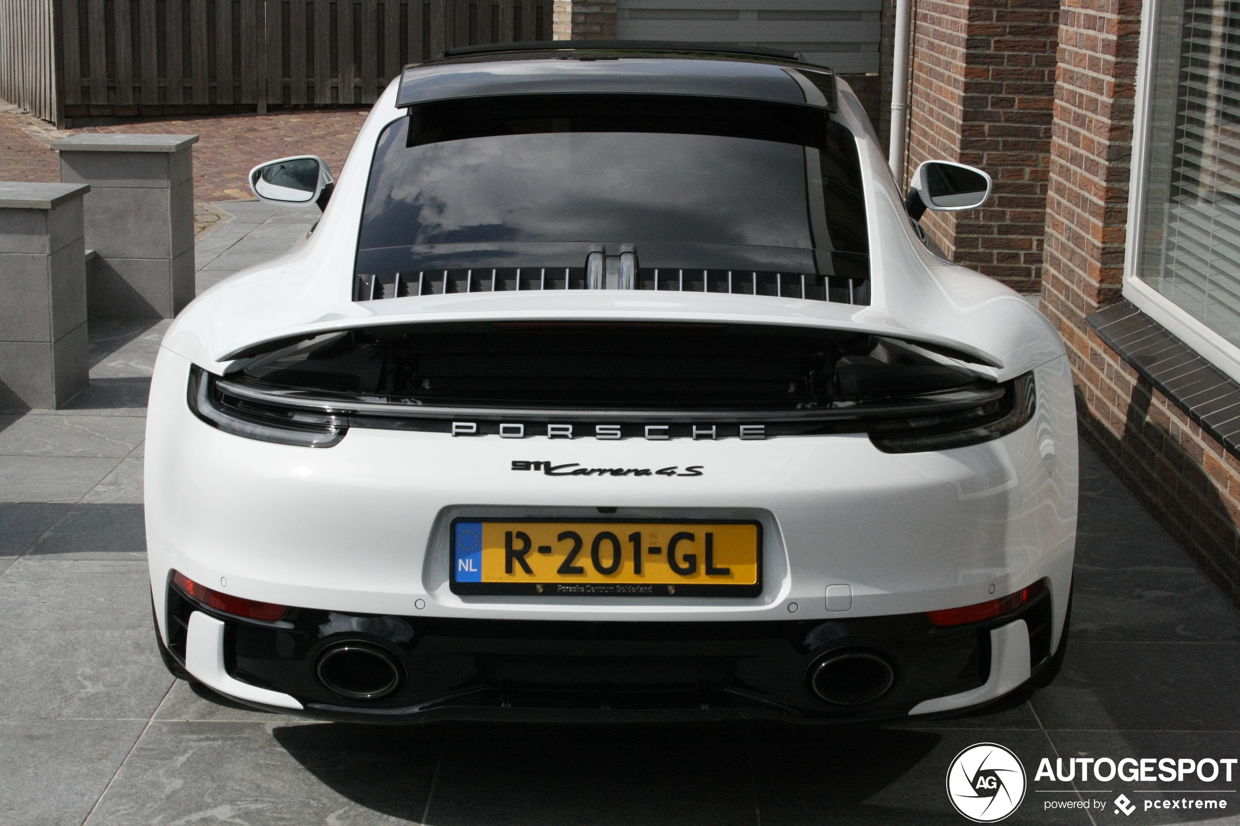 Porsche 992 Carrera 4S