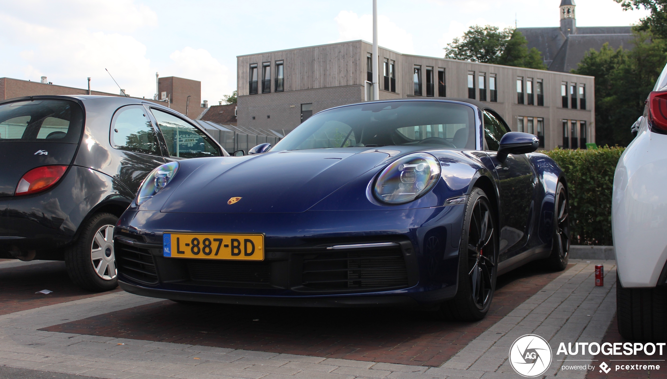 Porsche 992 Carrera 4S Cabriolet