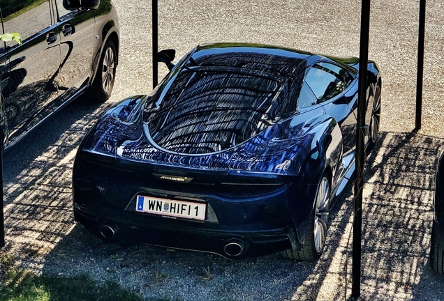 McLaren GT