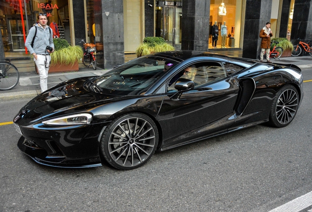 McLaren GT