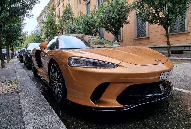 McLaren GT