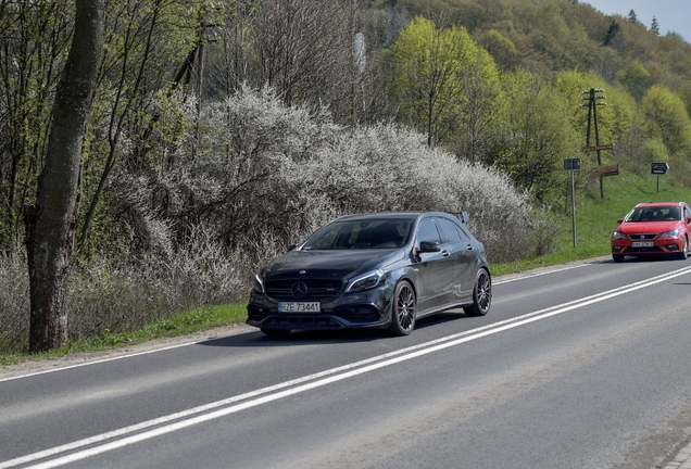 Mercedes-AMG A 45 W176 2015