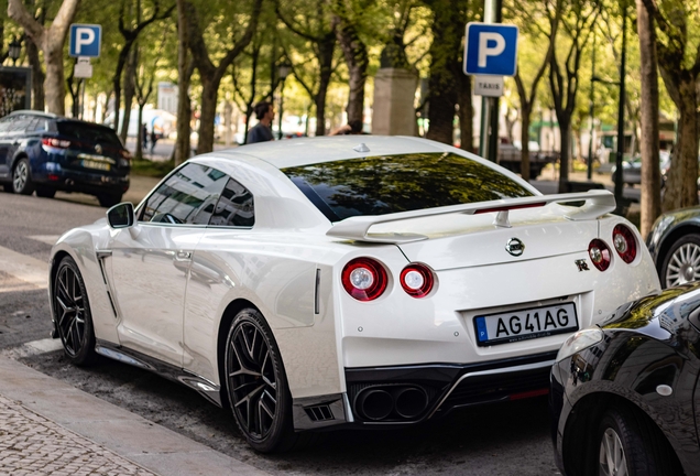 Nissan GT-R 2017