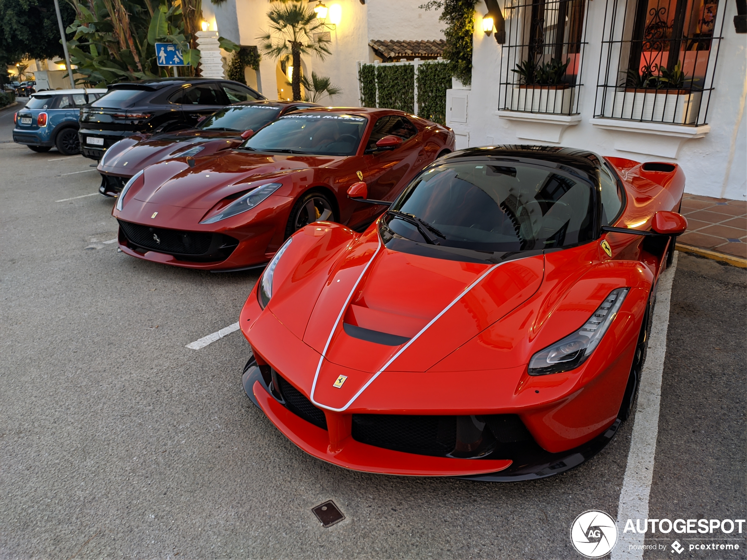 Ferrari 812 Competizione is deel van heerlijke Ferrari combo