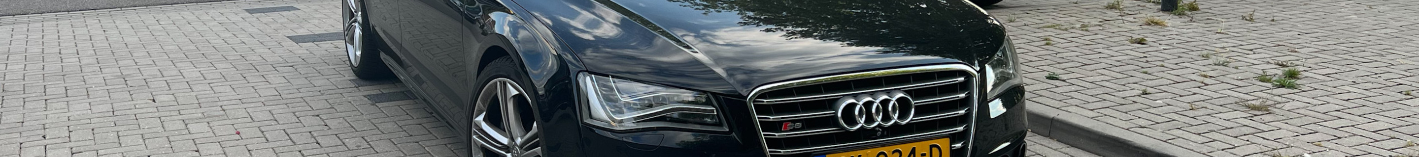 Audi S8 D4