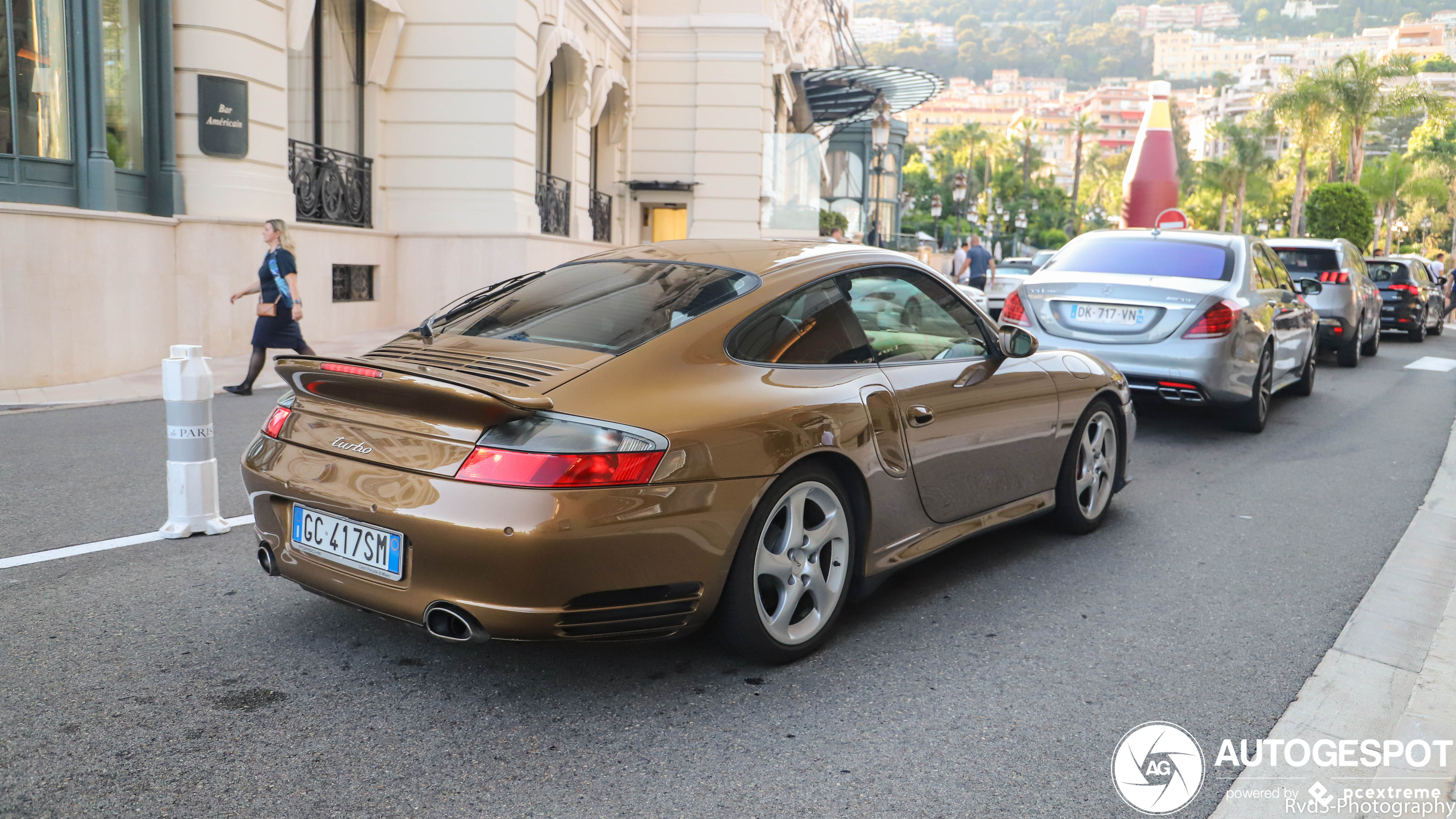 Bruin of oranje, welke Porsche Turbo kies jij?