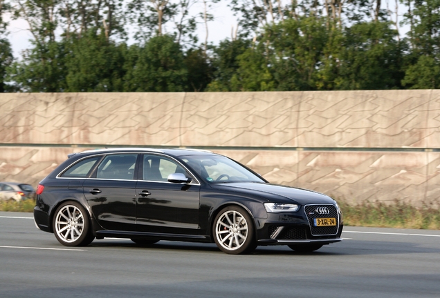 Audi RS4 Avant B8