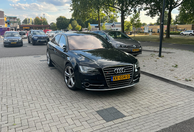 Audi S8 D4