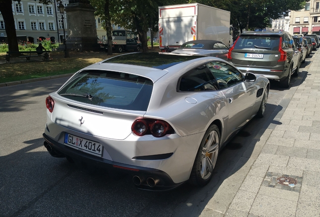 Ferrari GTC4Lusso