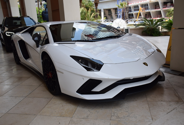 Lamborghini Aventador S LP740-4