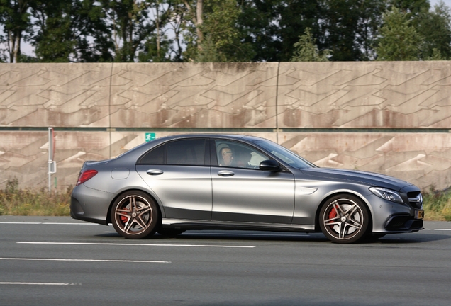 Mercedes-AMG C 63 S W205