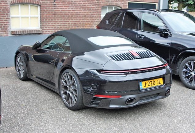 Porsche 992 Carrera 4S Cabriolet