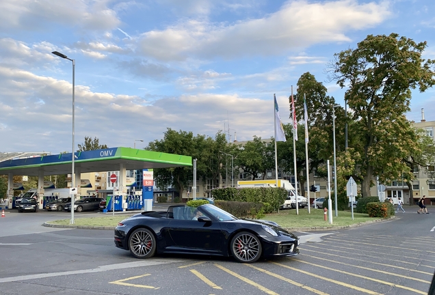 Porsche 992 Carrera 4S Cabriolet