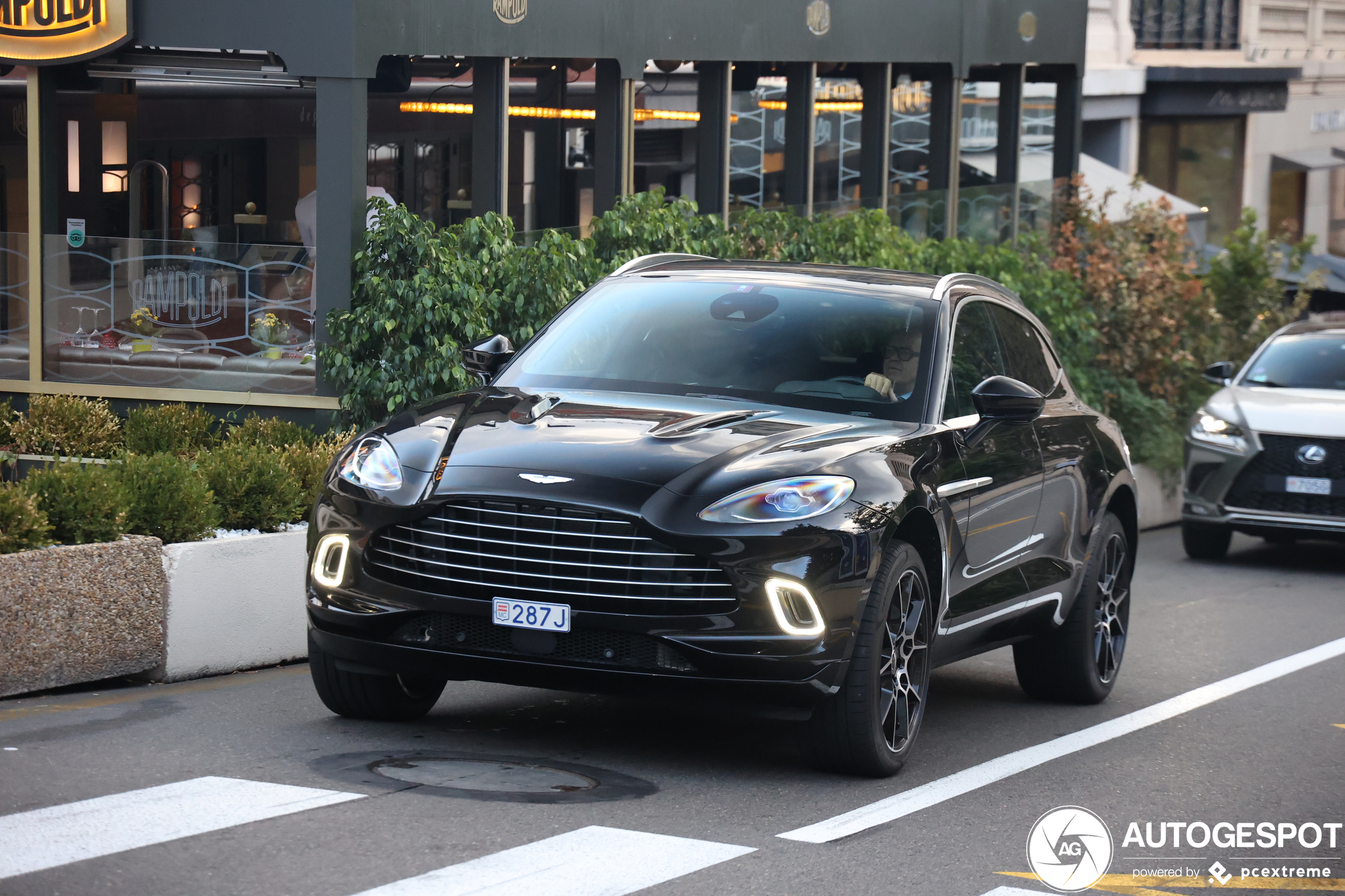 Aston Martin DBX