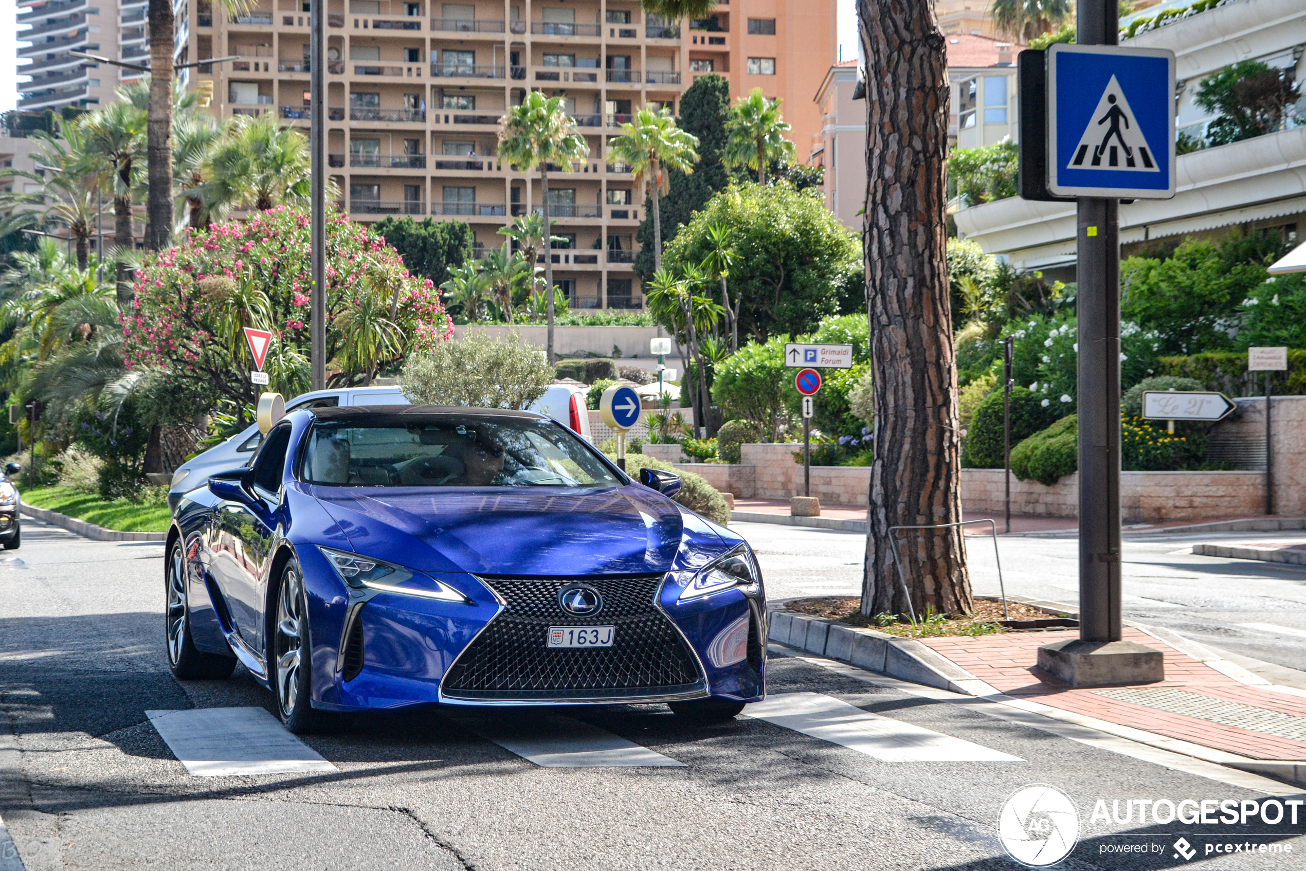 Lexus LC 500h Structural Blue Edition