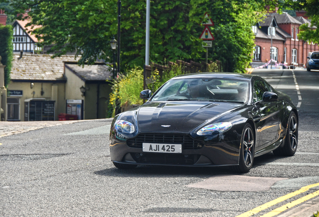 Aston Martin V8 Vantage 2012