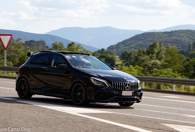 Mercedes-AMG A 45 W176 2015