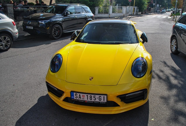 Porsche 992 Carrera 4S