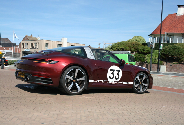 Porsche 992 Targa 4S Heritage Design Edition