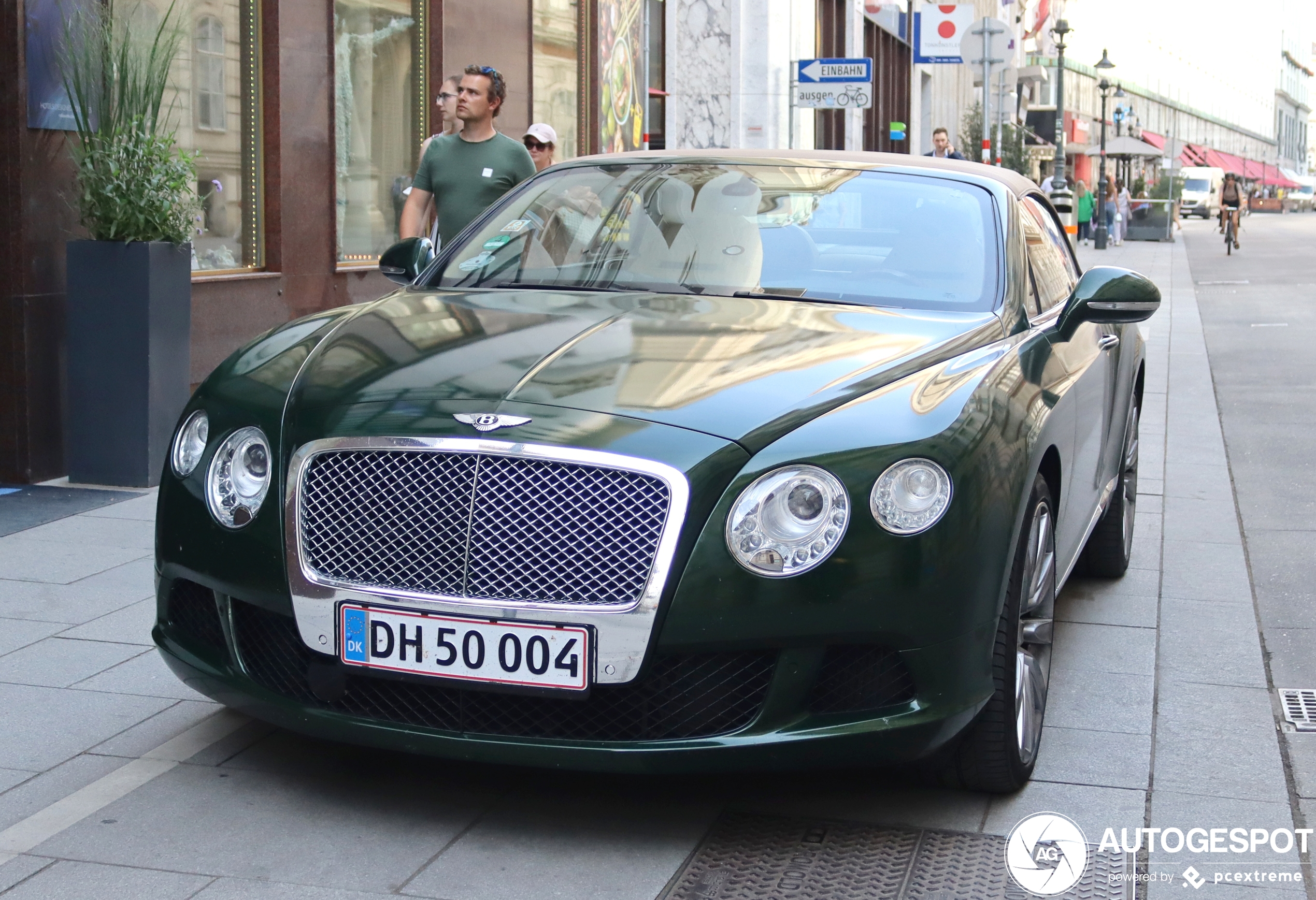 Bentley Continental GTC 2012