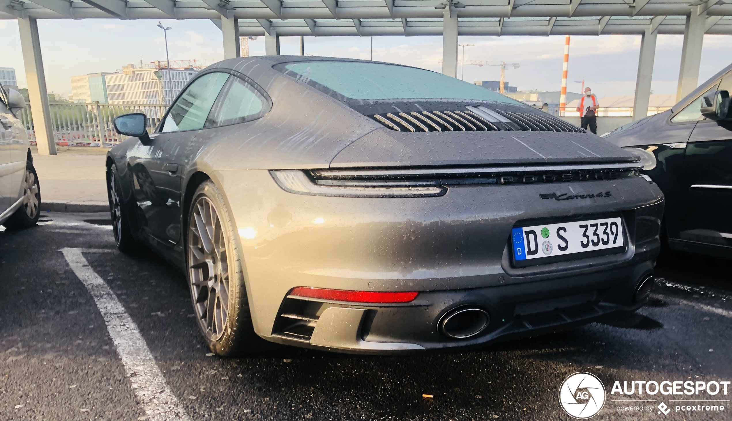 Porsche 992 Carrera 4S