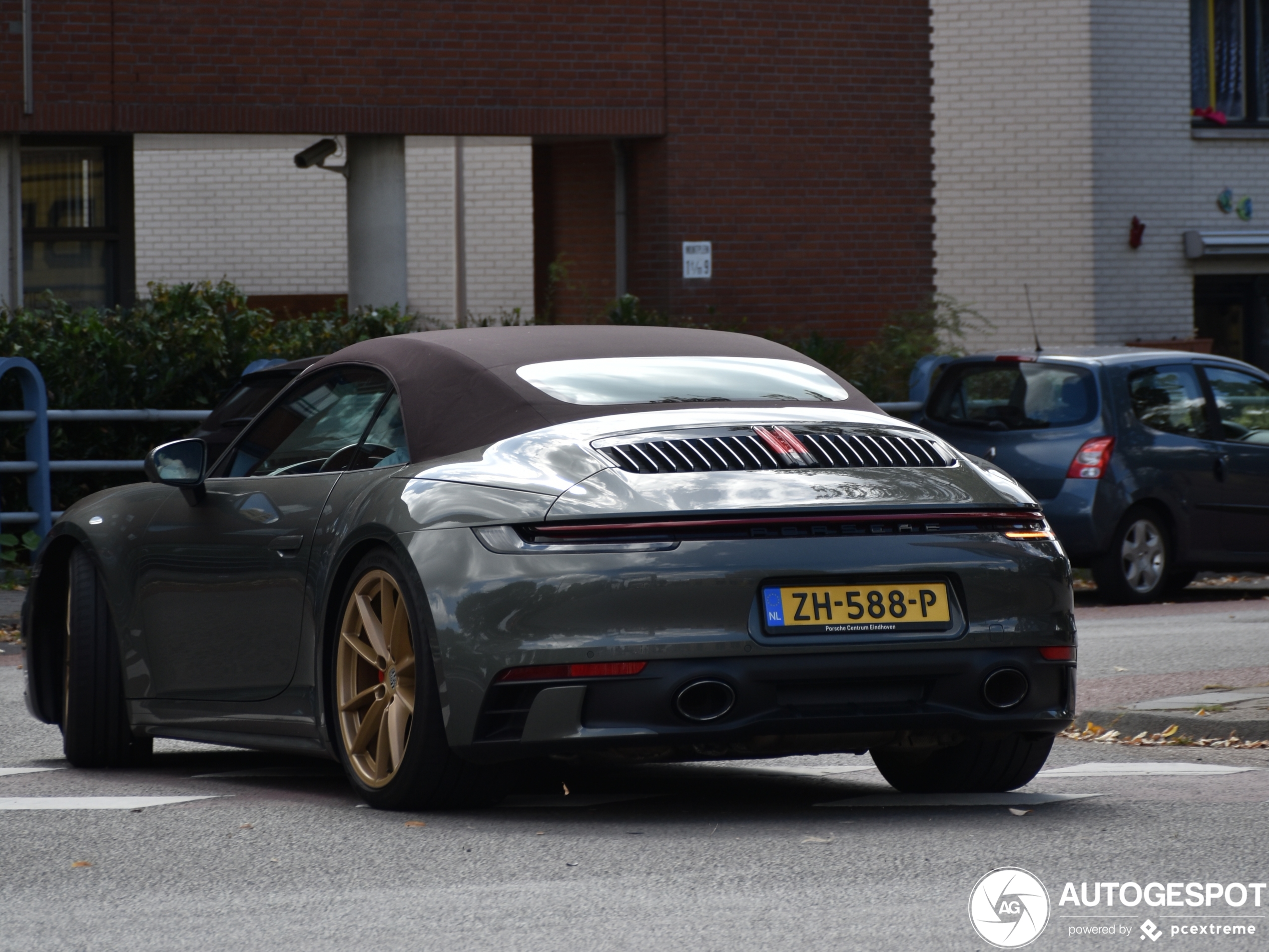 Porsche 992 Carrera 4S Cabriolet