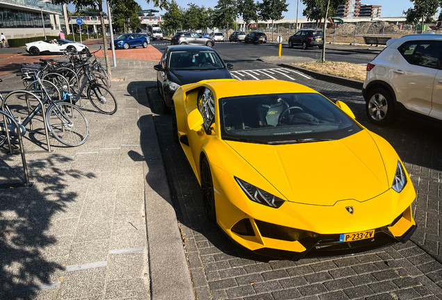 Lamborghini Huracán LP640-4 EVO