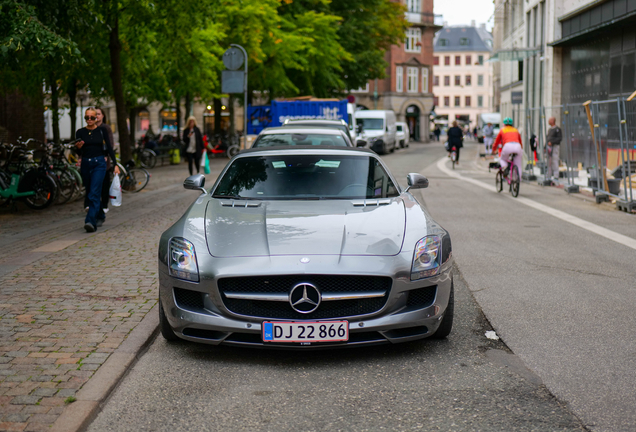 Mercedes-Benz SLS AMG Roadster