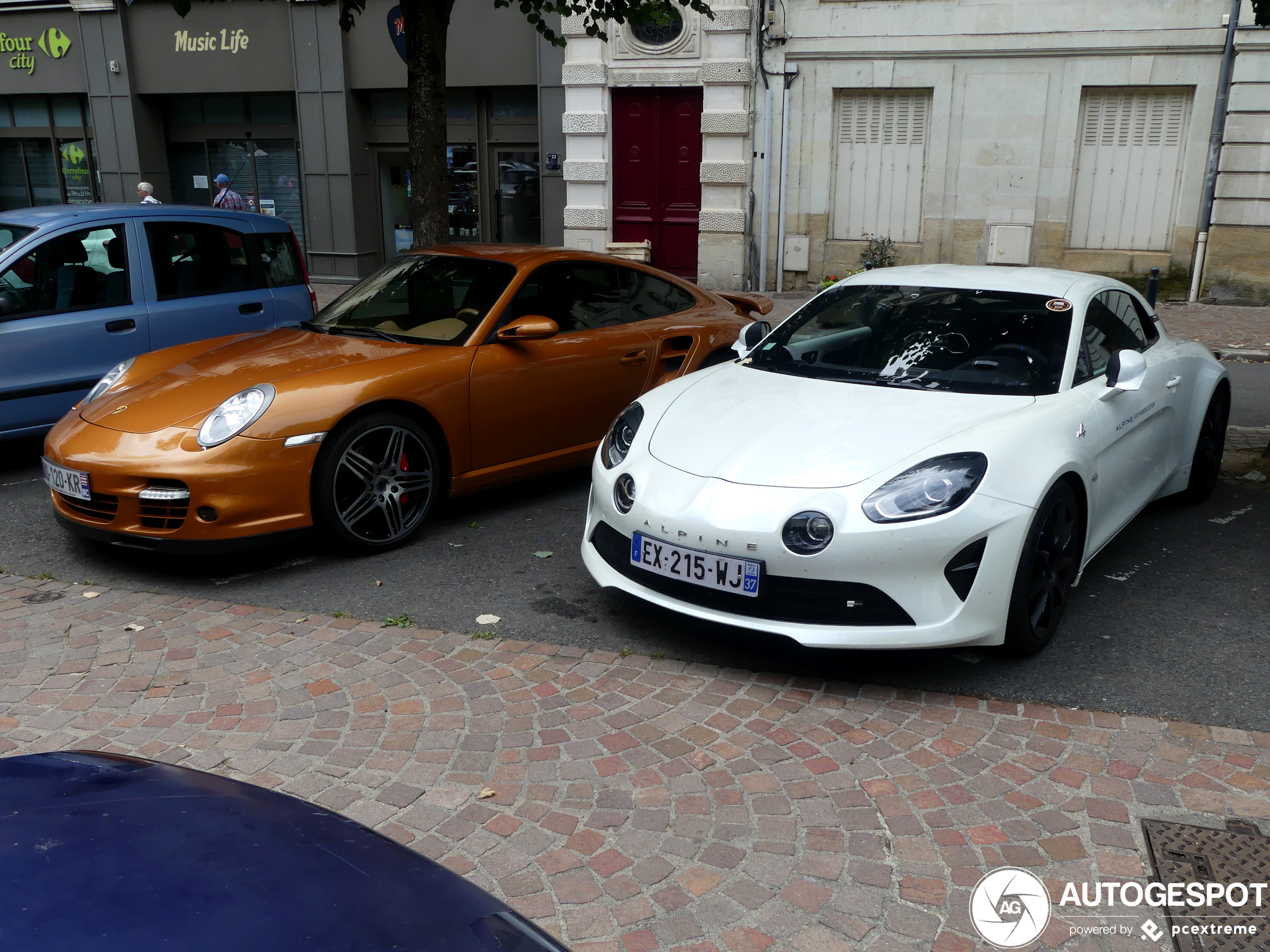 Bruin of oranje, welke Porsche Turbo kies jij?