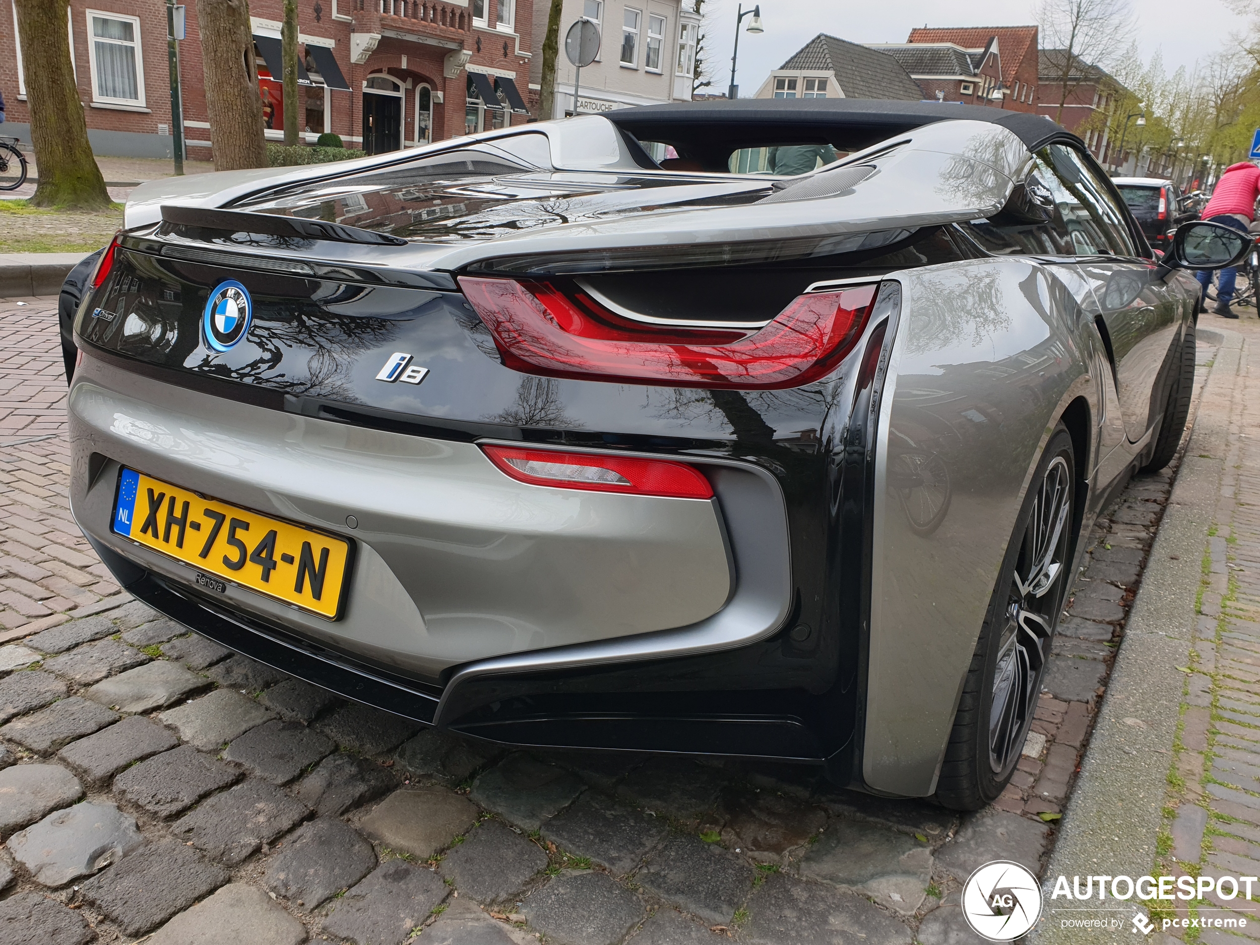 BMW i8 Roadster