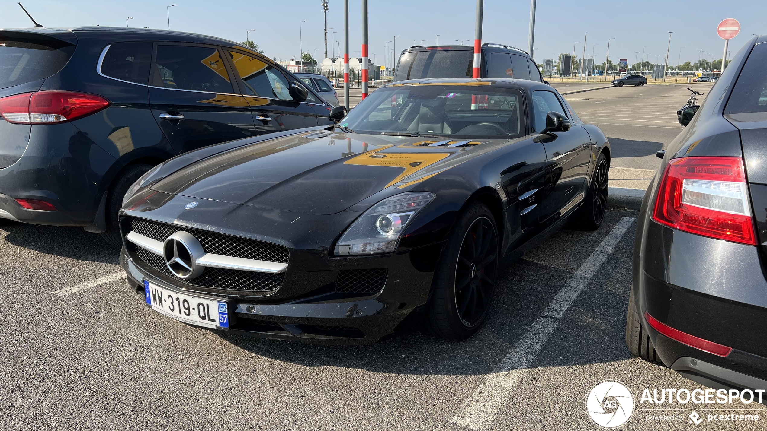 Mercedes-Benz SLS AMG