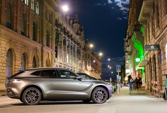 Aston Martin DBX