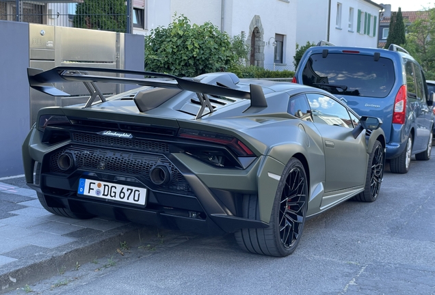 Lamborghini Huracán LP640-2 STO