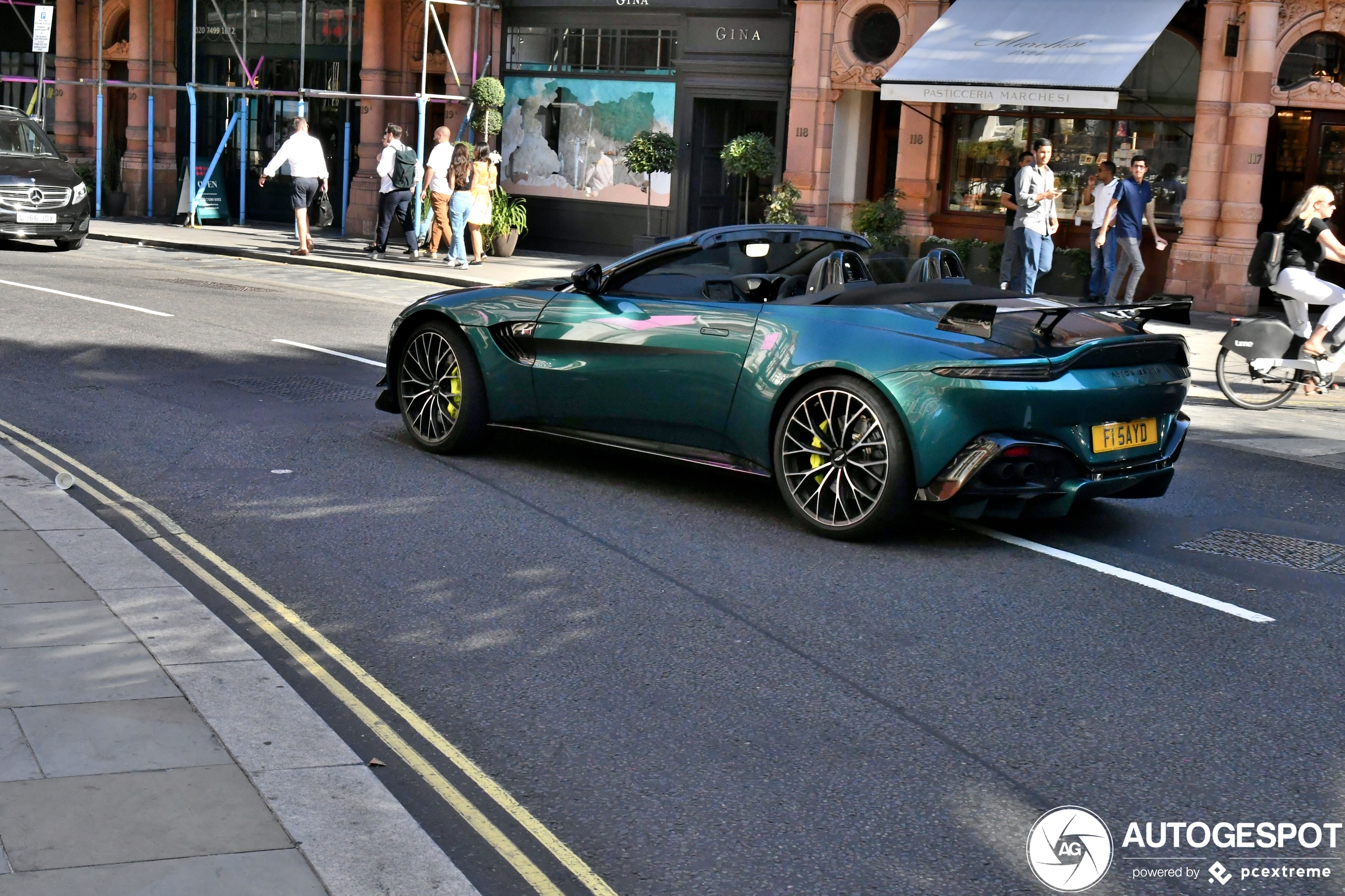 Aston Martin V8 Vantage Formula 1 Edition Roadster