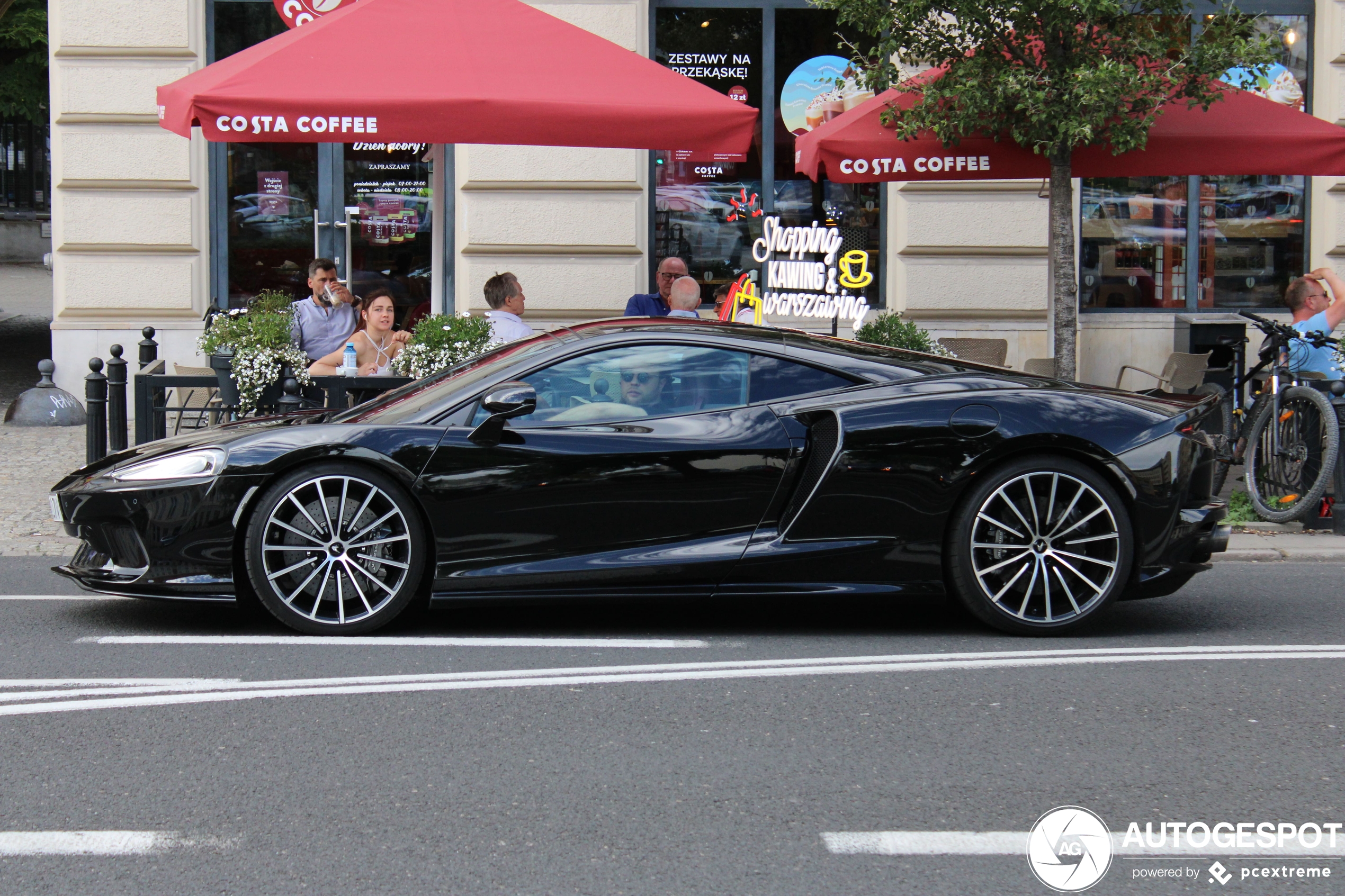 McLaren GT