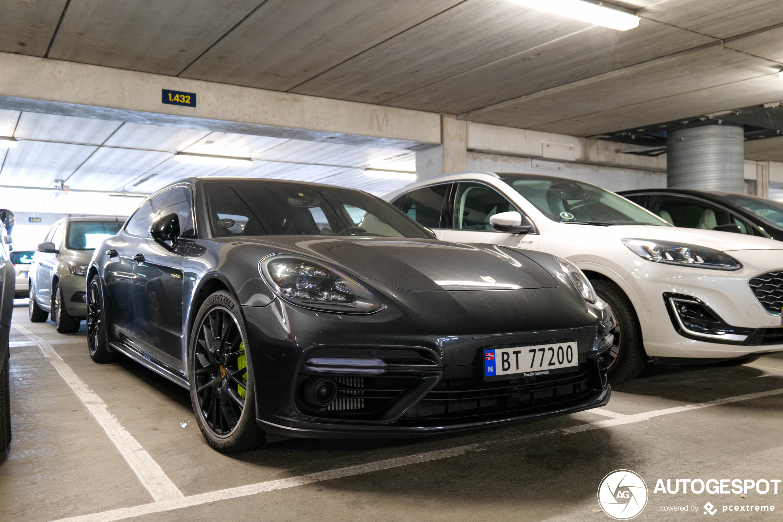 Porsche 971 Panamera Turbo S E-Hybrid Sport Turismo