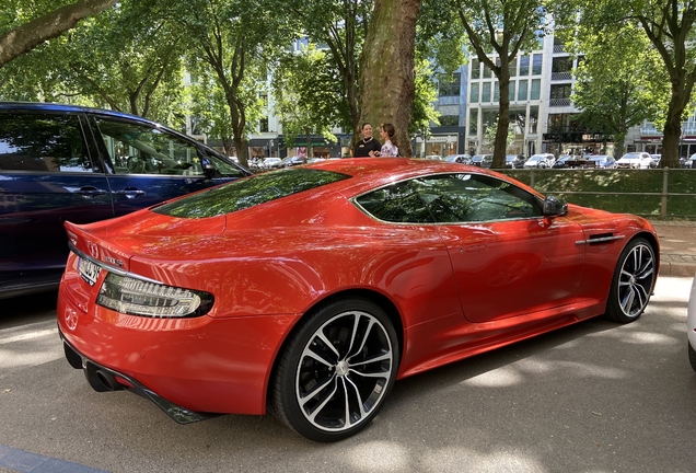 Aston Martin DBS Carbon Edition