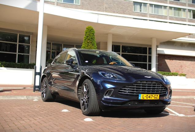 Aston Martin DBX