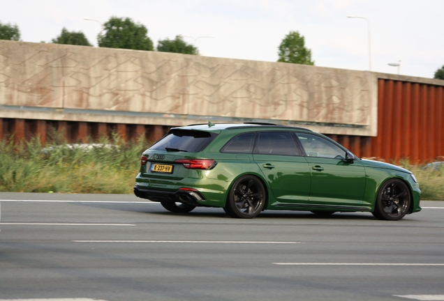 Audi RS4 Avant B9