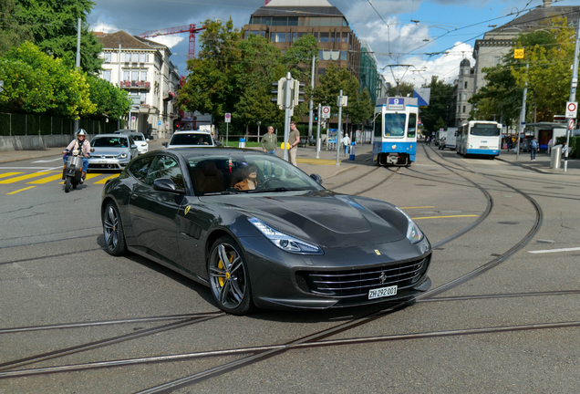 Ferrari GTC4Lusso T