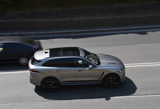 Jaguar F-PACE SVR