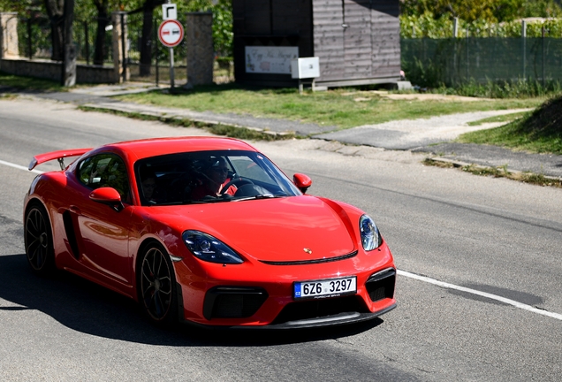 Porsche 718 Cayman GT4