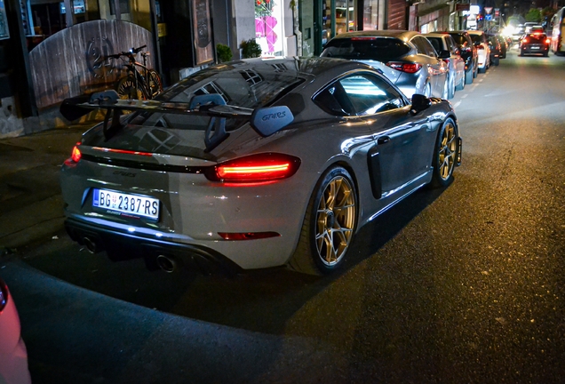 Porsche 718 Cayman GT4 RS Weissach Package