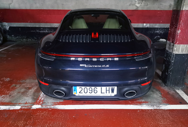 Porsche 992 Carrera 4S