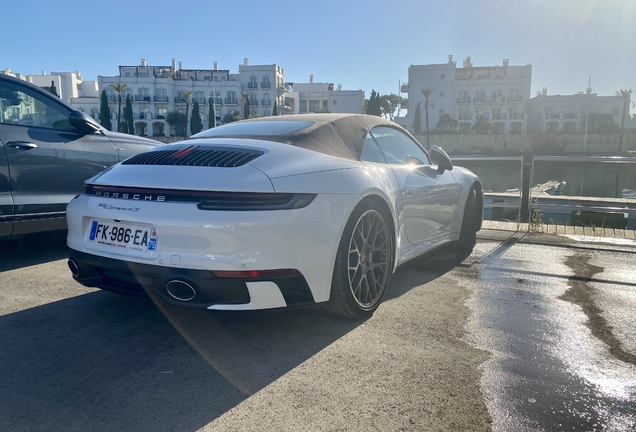 Porsche 992 Carrera 4S Cabriolet