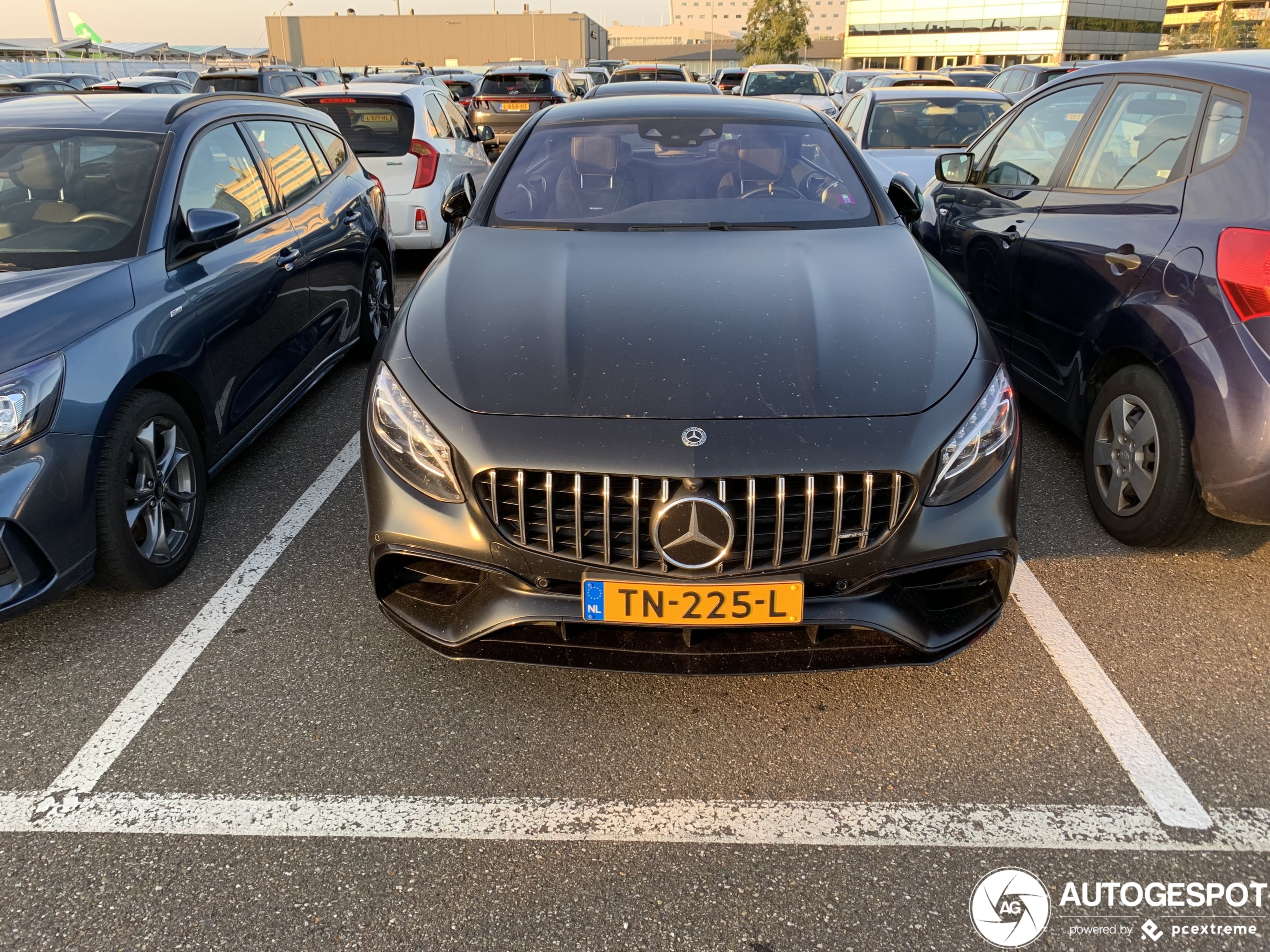 Mercedes-AMG S 63 Coupé C217 2018 Yellow Night Edition