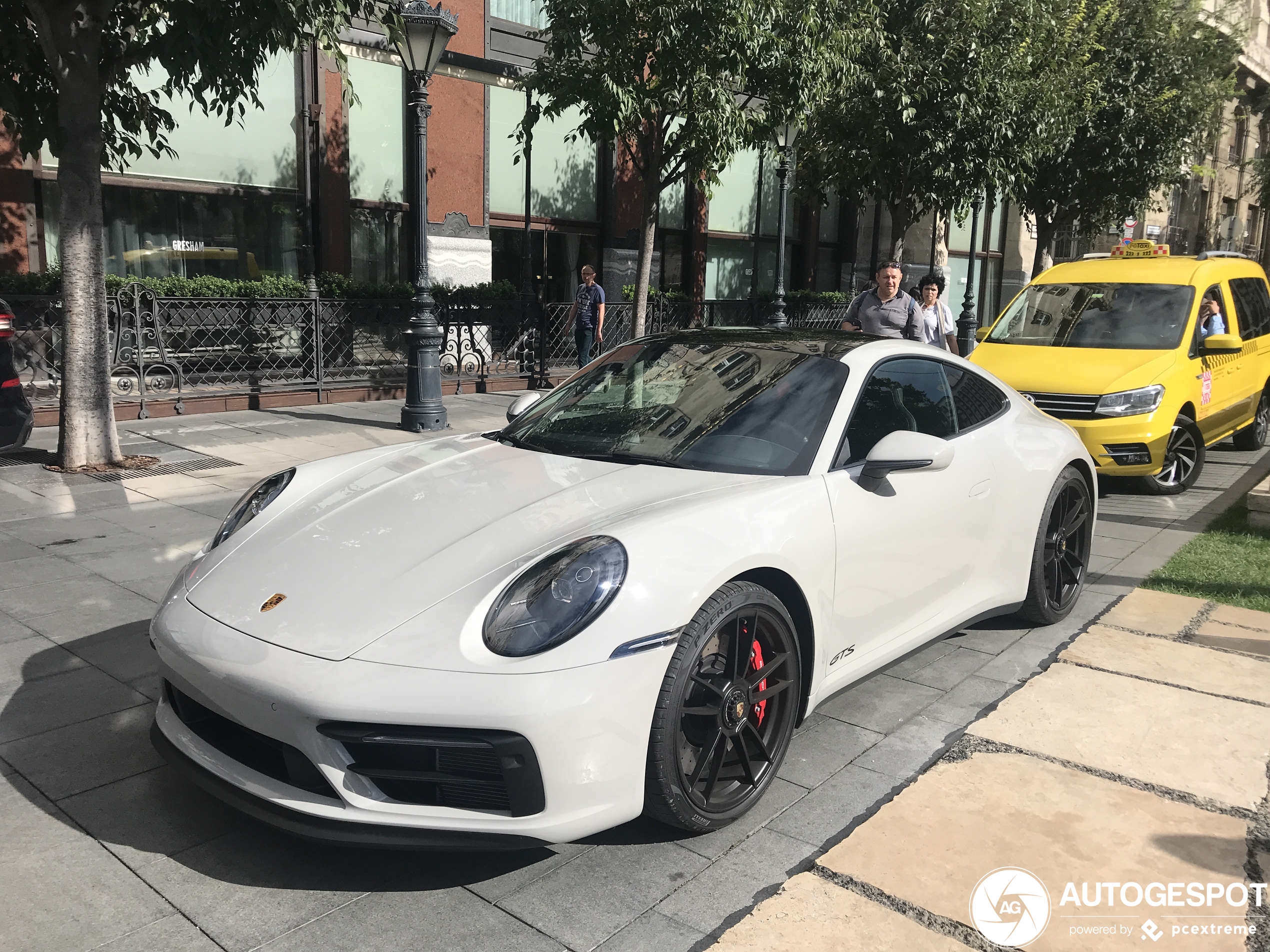 Porsche 992 Carrera 4 GTS